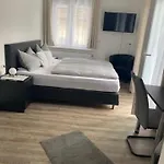 Gaestehaus Und Baechle Πανσιόν