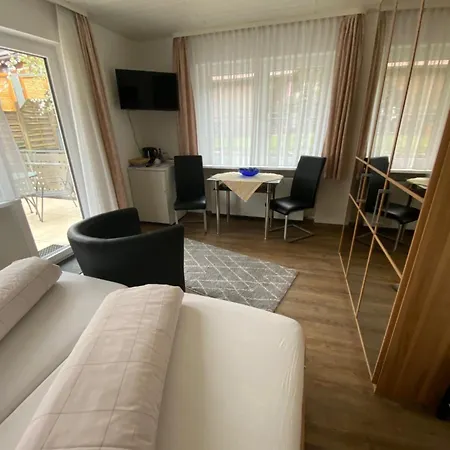 Gaestehaus Und Baechle בית הארחה 4*