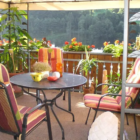 Гостевой дом Gaestehaus Und Ferienwohnung Baechle