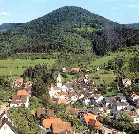 Gaestehaus Und Baechle بيت ضيافة 4*